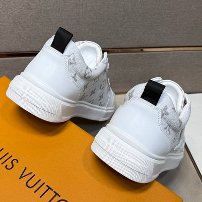 Men's casual sneakers