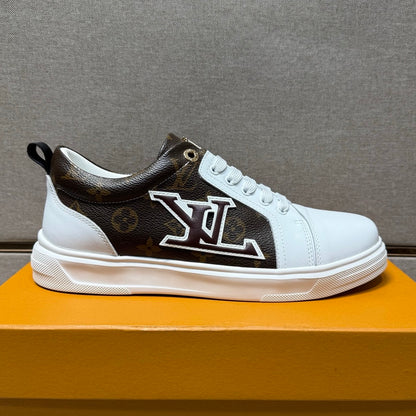 Men's casual sneakers
