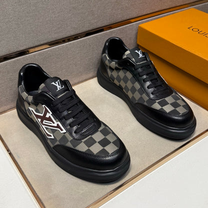 Men's casual sneakers