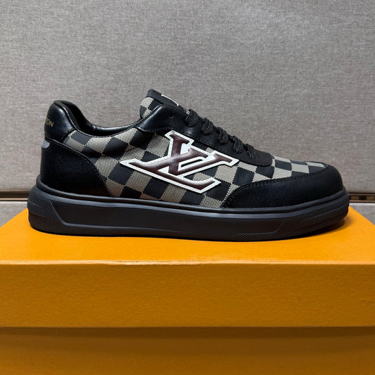 Men's casual sneakers
