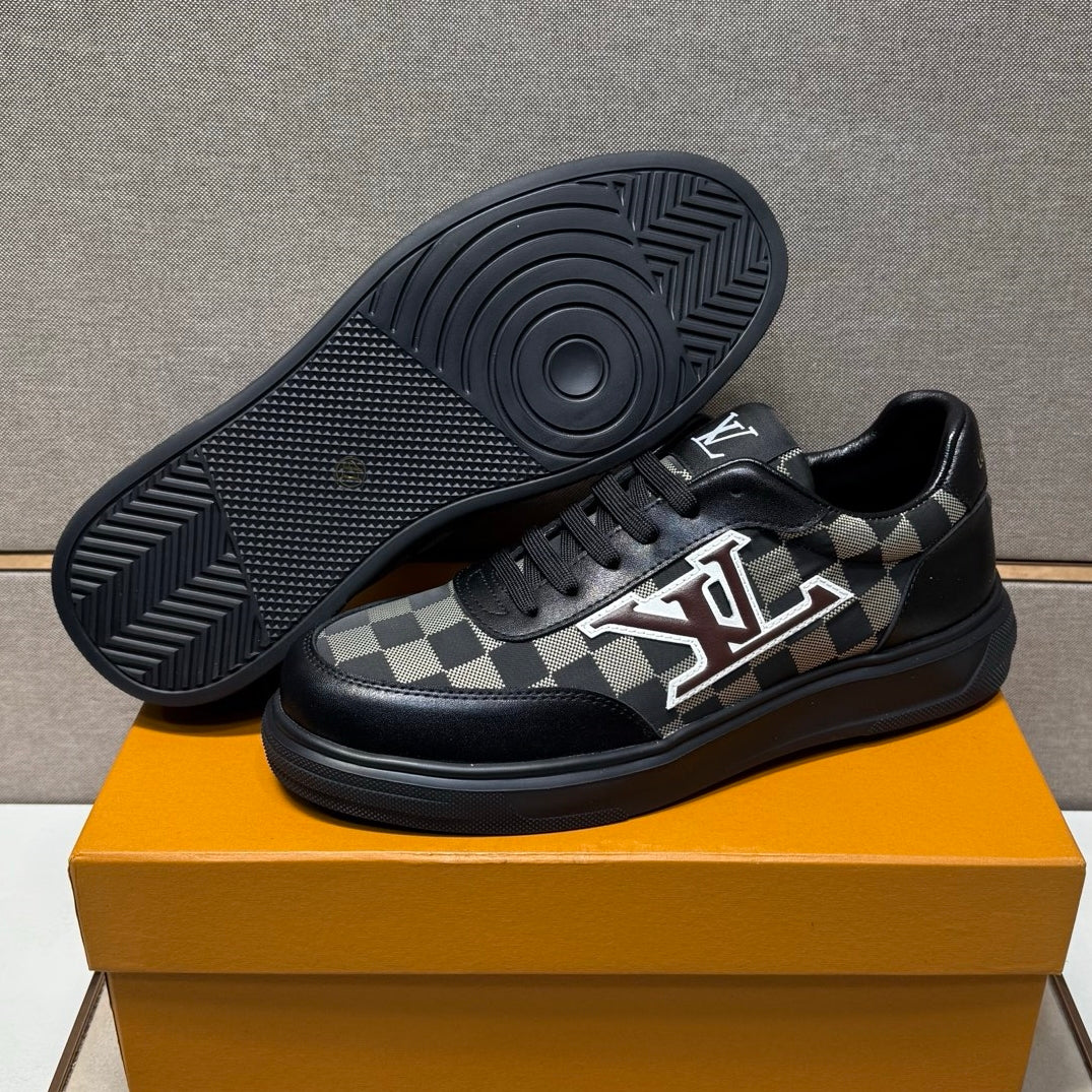 Men's casual sneakers