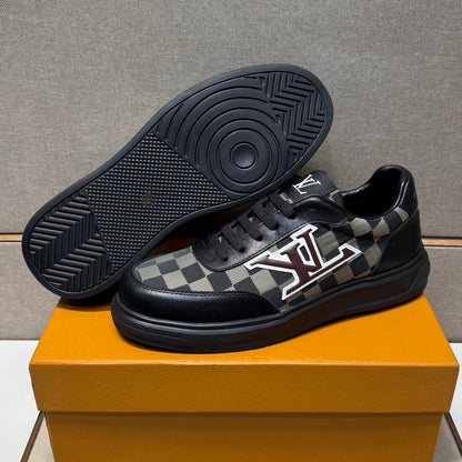Men's casual sneakers