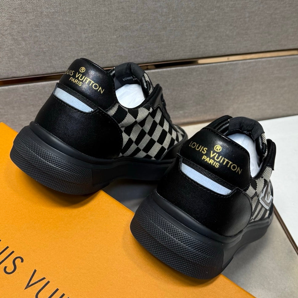 Men's casual sneakers