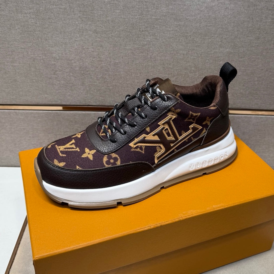 Men's casual sneakers