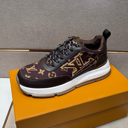Men's casual sneakers