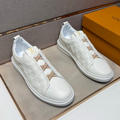 Men's casual sneakers
