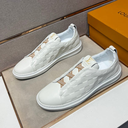 Men's casual sneakers