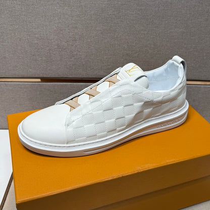 Men's casual sneakers