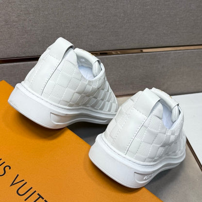 Men's casual sneakers