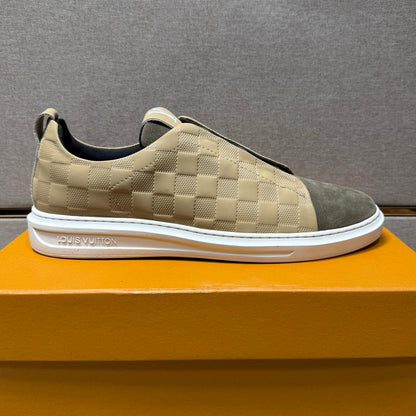 Men's casual sneakers
