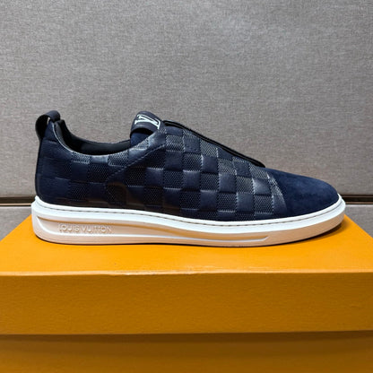 Men's casual sneakers