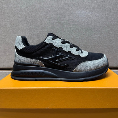 Men's casual sneakers