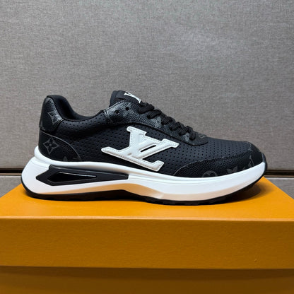 Men's casual sneakers