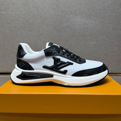 Men's casual sneakers