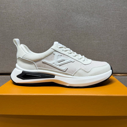 Men's casual sneakers