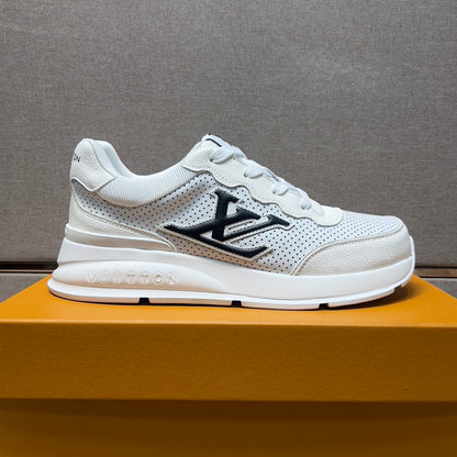 Men's casual sneakers