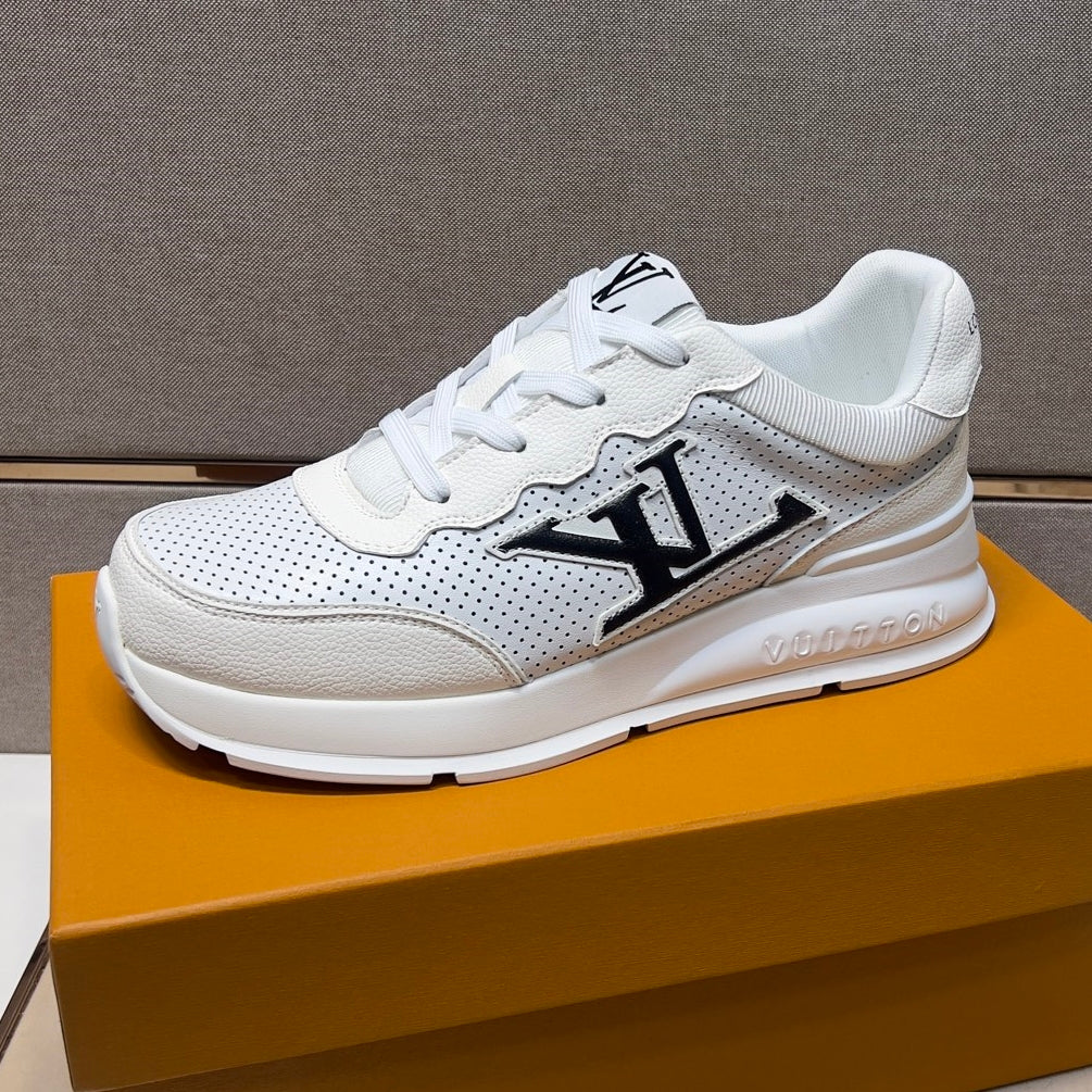 Men's casual sneakers
