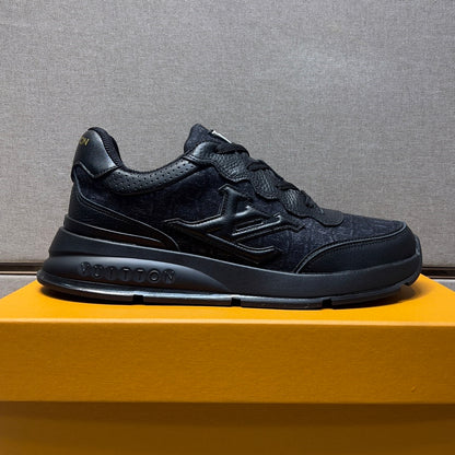 Men's casual sneakers