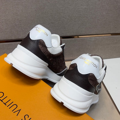 Men's casual sneakers