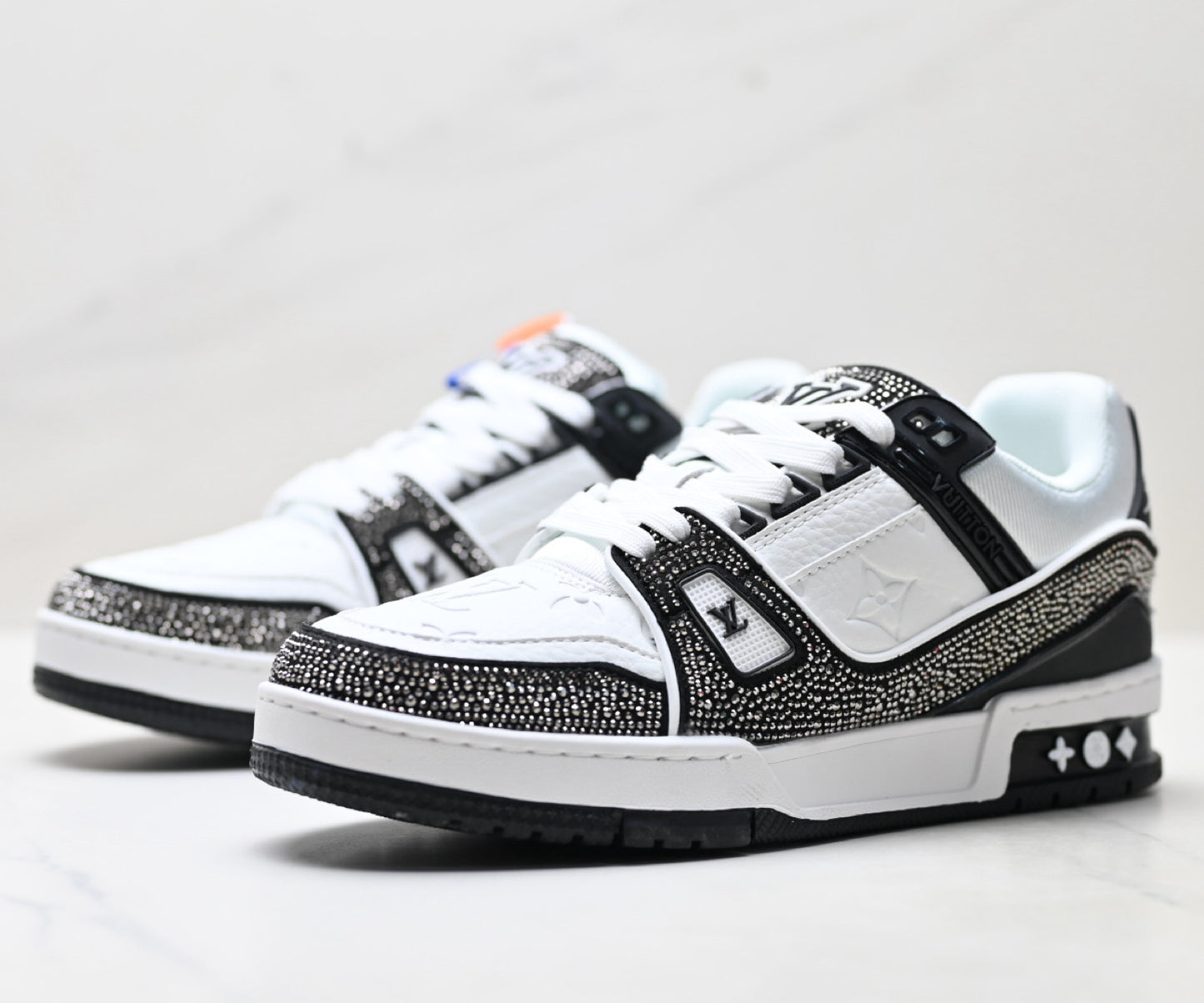Unisex casual sneakers