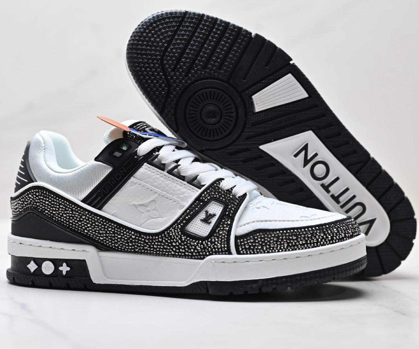 Unisex casual sneakers
