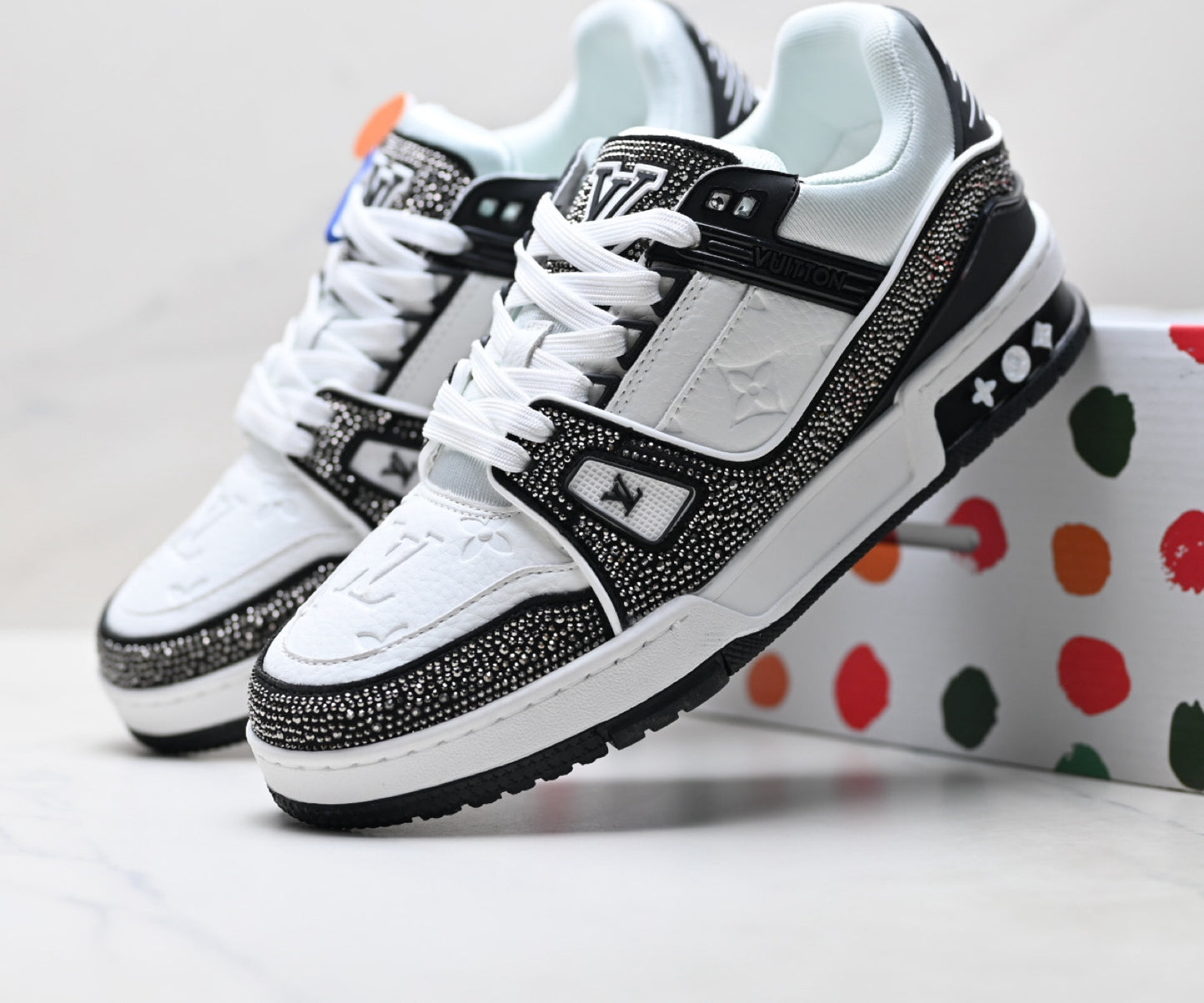Unisex casual sneakers