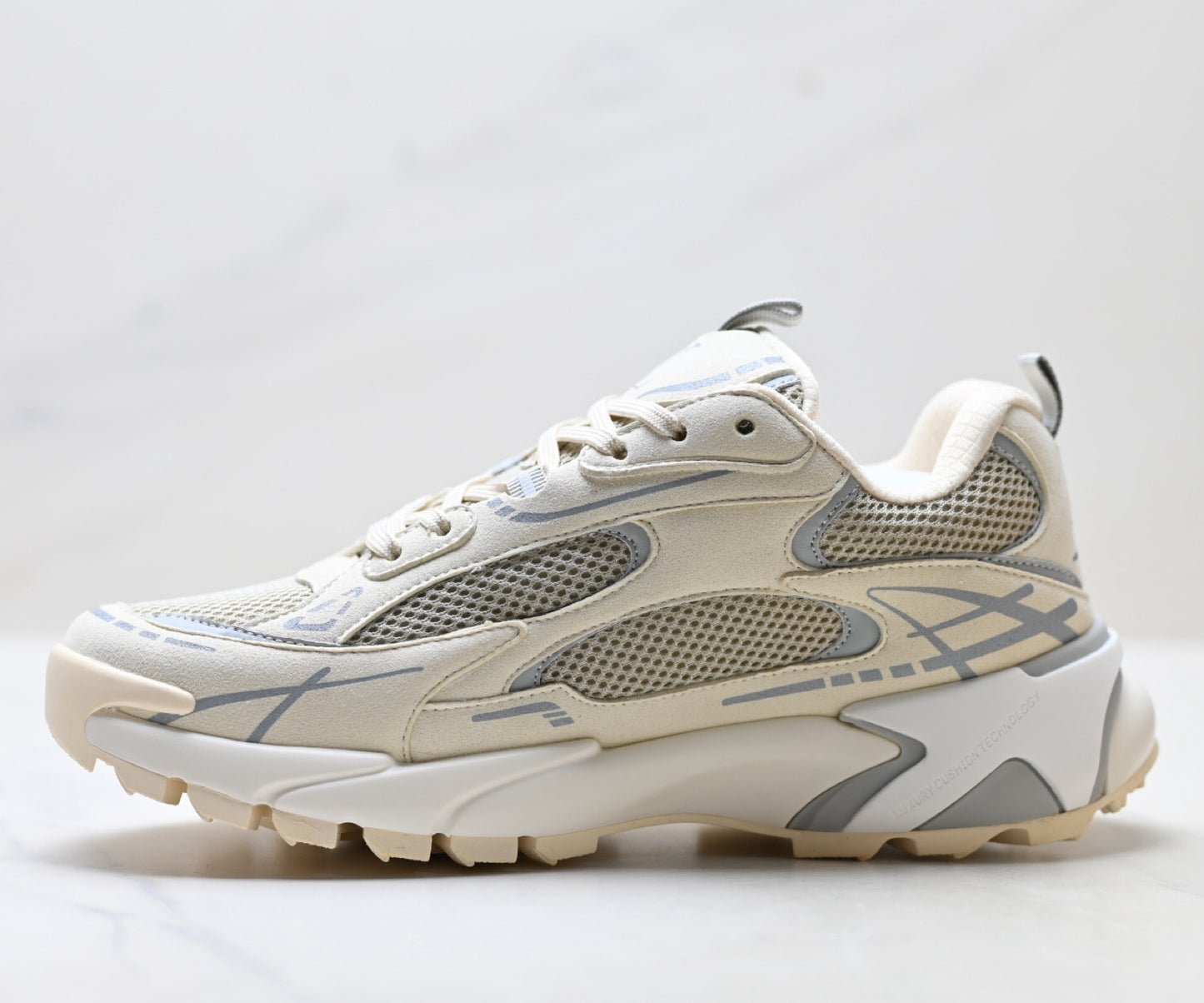 Men's casual sneakers