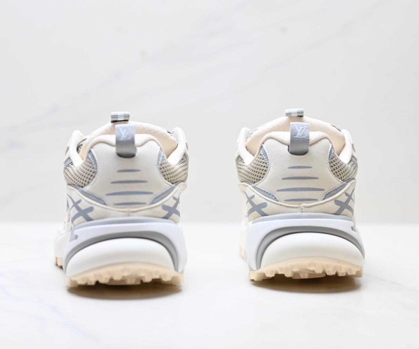 Men's casual sneakers