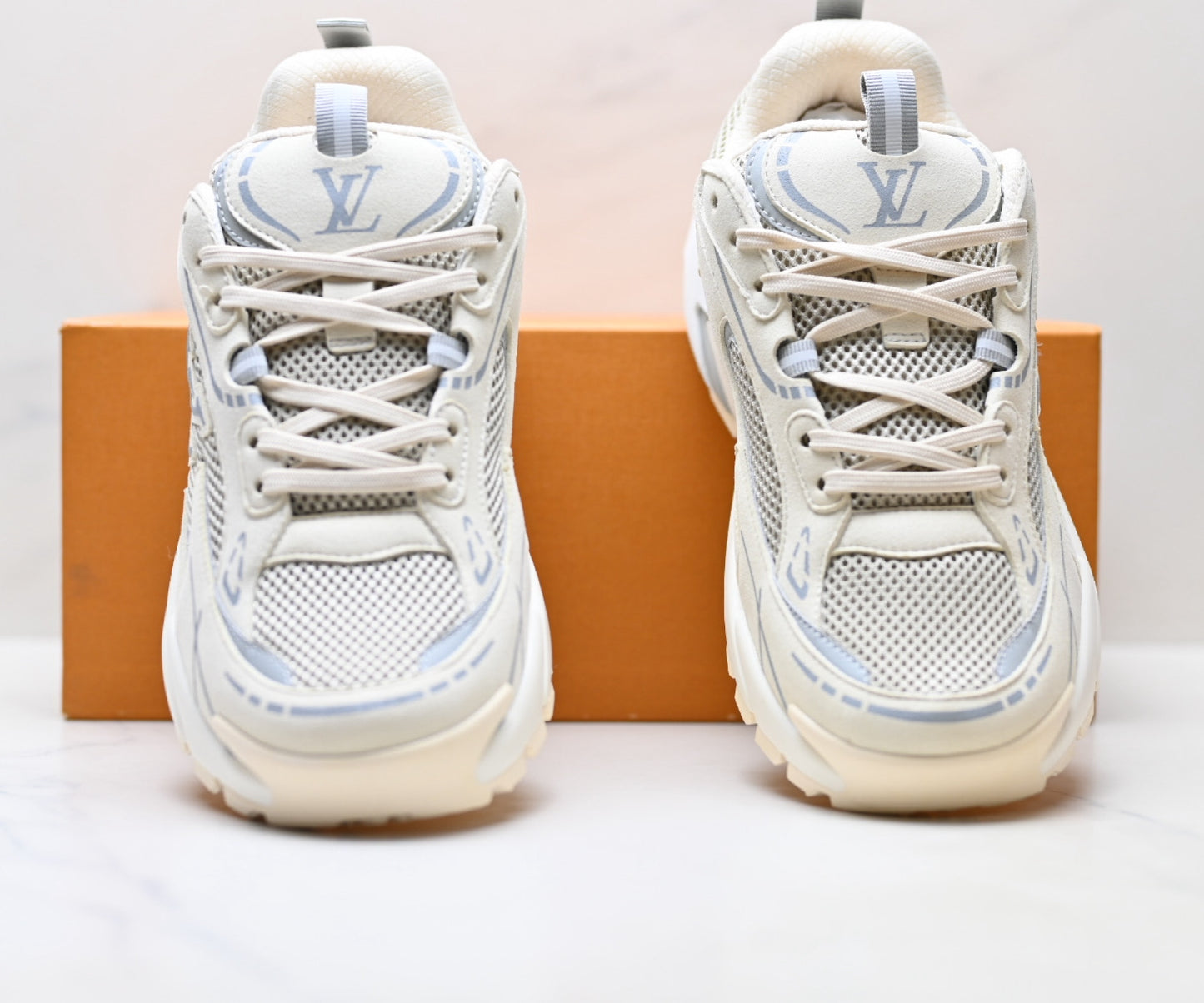 Men's casual sneakers
