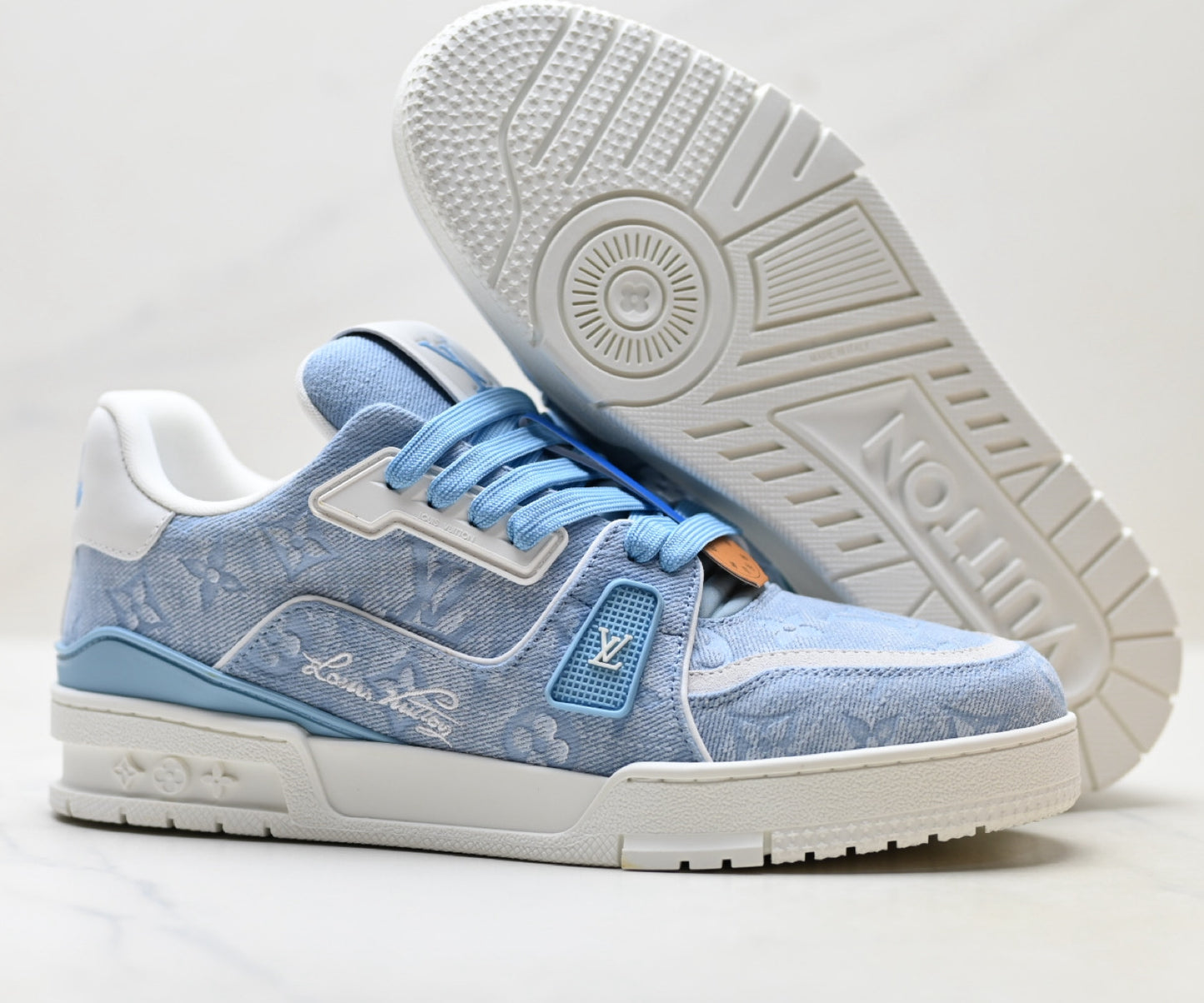 Unisex casual sneakers