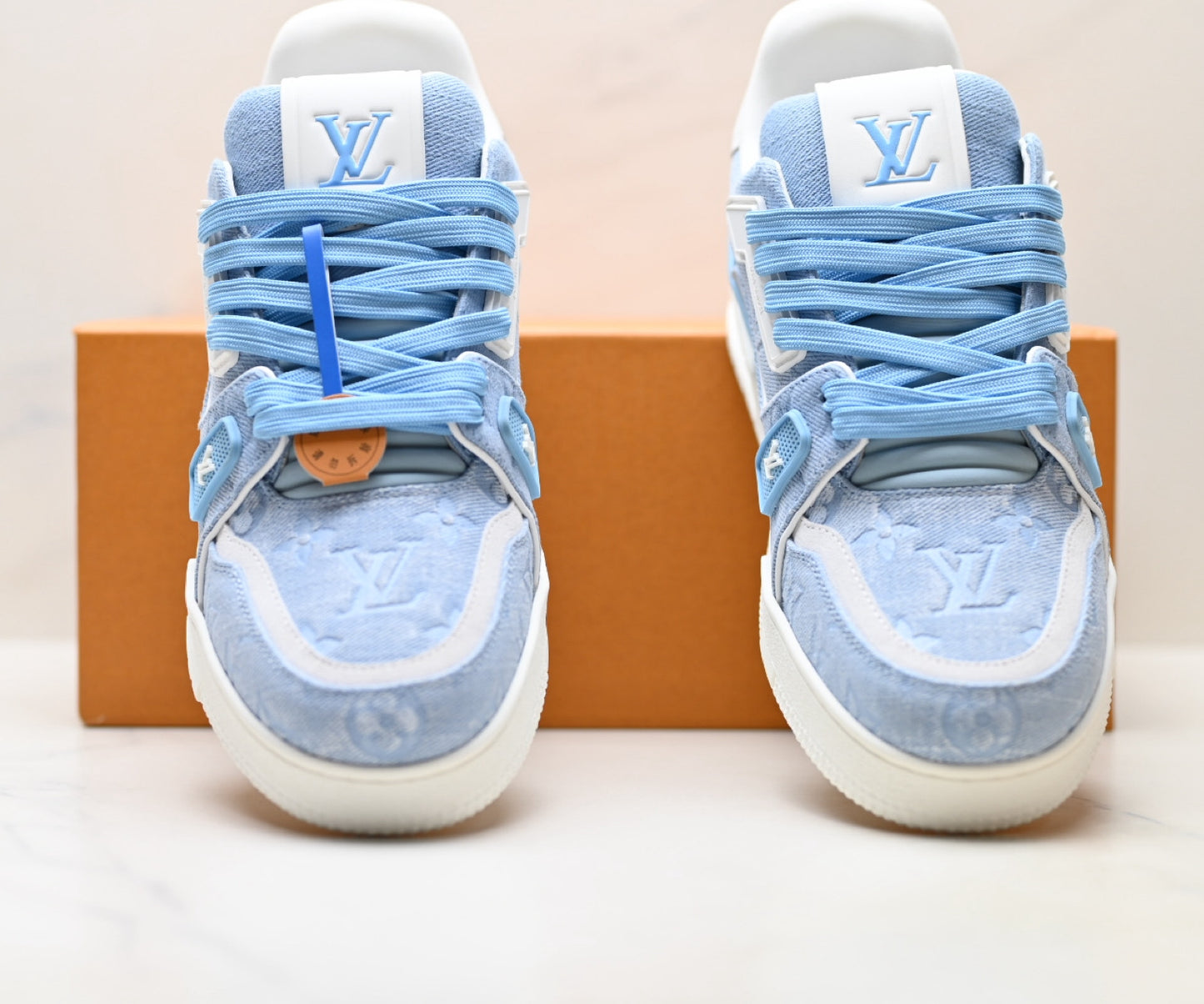 Unisex casual sneakers