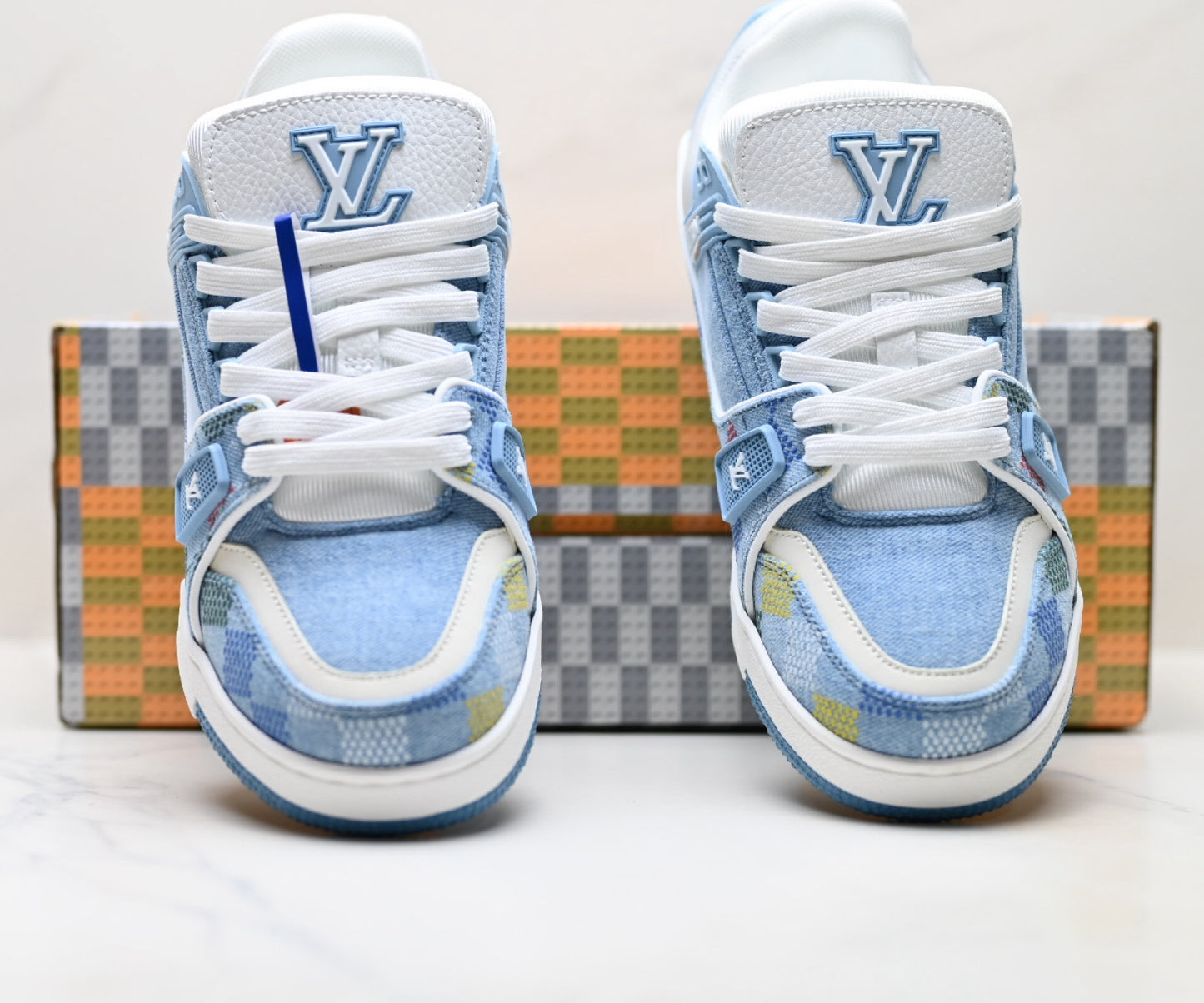 Unisex casual sneakers