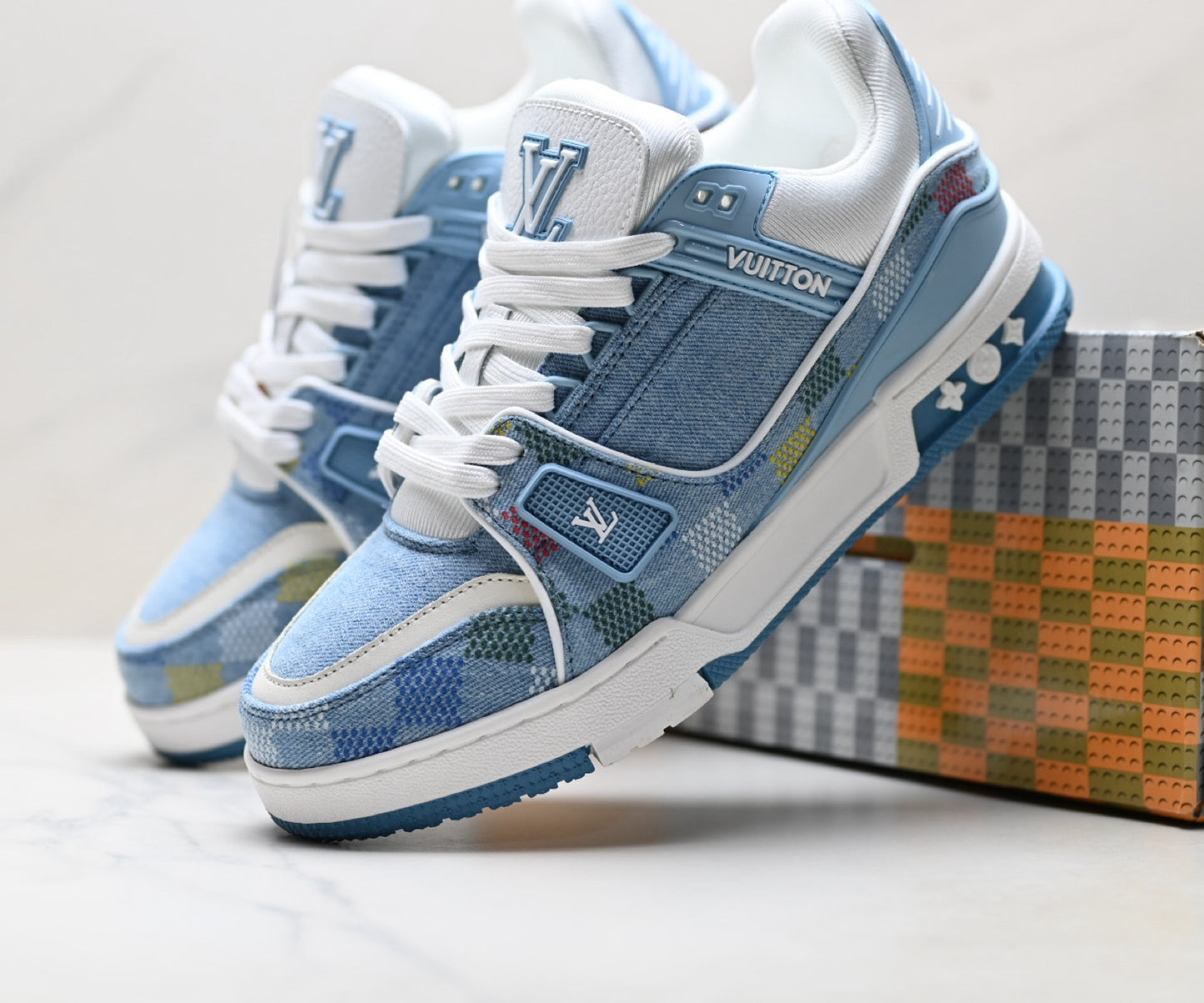 Unisex casual sneakers