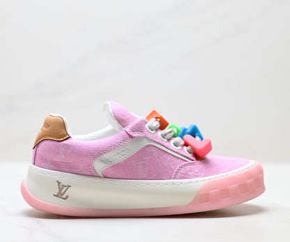 Women's casual sneakers
