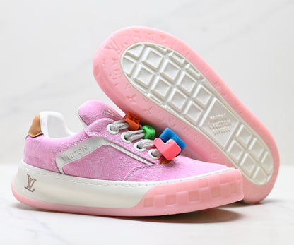 Women's casual sneakers