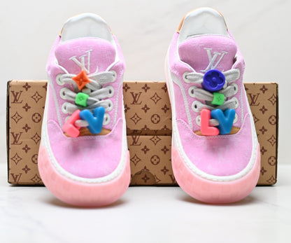 Women's casual sneakers