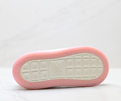 Women's casual sneakers